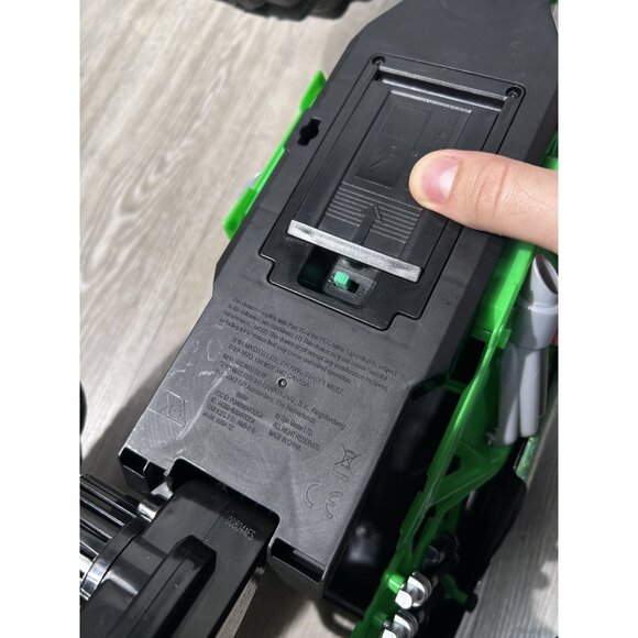 Grave Digger Mega All-Terrain 1:6 Scale Monster Jam RC •  No Remote - Picture 6 of 8